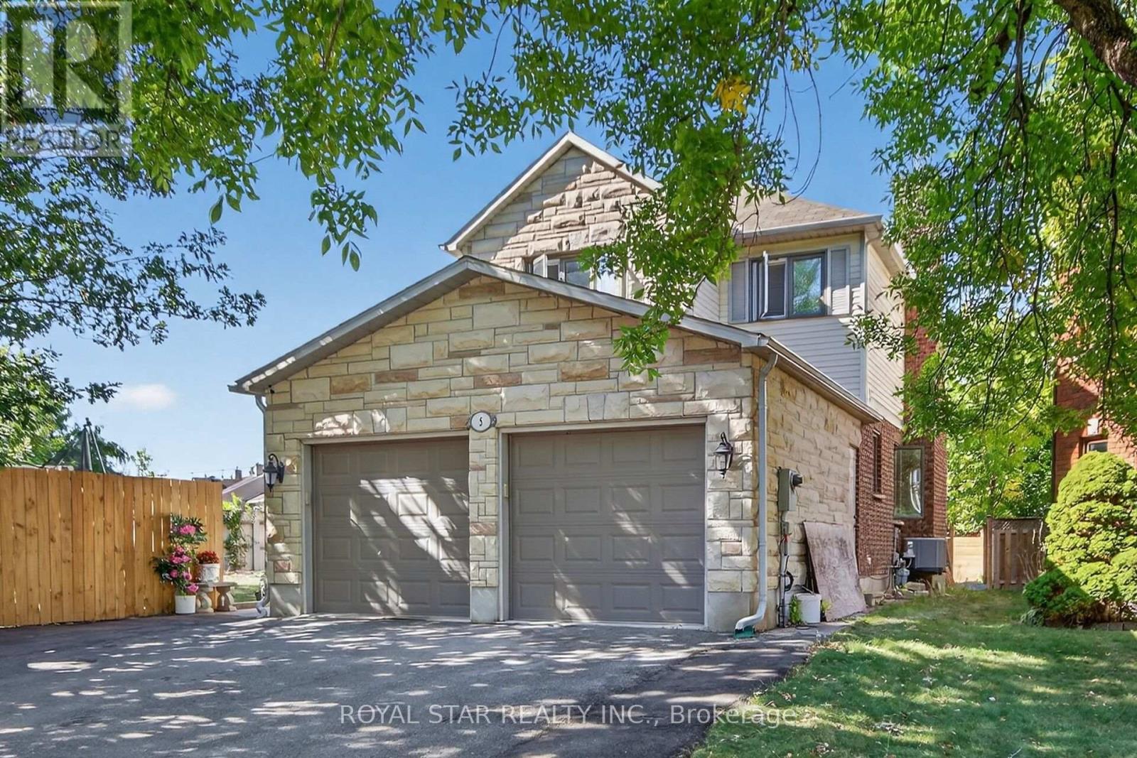 5 Southland Crescent