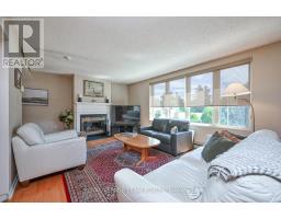 403 800 Mckellar Avenue, Image 2