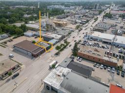 215 Main Street, Image 2