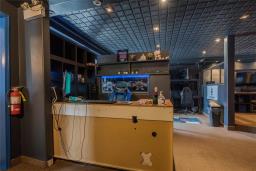 215 Main Street, Image 3