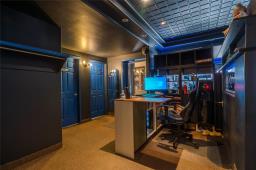 215 Main Street, Steinbach, MB R5G1Y7 Photo 4