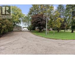 5pc Bathroom - 6653 St Phillippes Line, Grande Pointe, ON N0P1S0 Photo 3