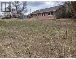 311 10th Avenue Nw, Swift Current, SK S9H1B7 Photo 3