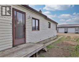 Eat in kitchen - 126 Alberta Street, New Norway, AB T0B3L0 Photo 3