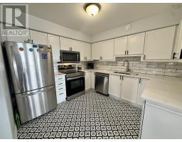 411 512 Parkland Drive, Image 3