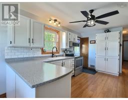 Bath (# pieces 1-6) - 12779 2 Highway, Lower Onslow, NS B6L5E7 Photo 4