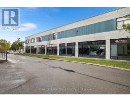 A 5 A 6 2212 Gladwin Crescent, Image 2