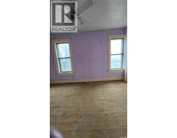 Kitchen - 320 2nd Street, Carnduff, SK S0C0S0 Photo 4