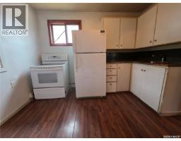 Bedroom - 927 North Railway Street E, Swift Current, SK S9H1E4 Photo 4