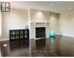 Kitchen - Main And Upper Floors 659 Thamesford Terrace, Mississauga, ON L5R2B8 Photo 3