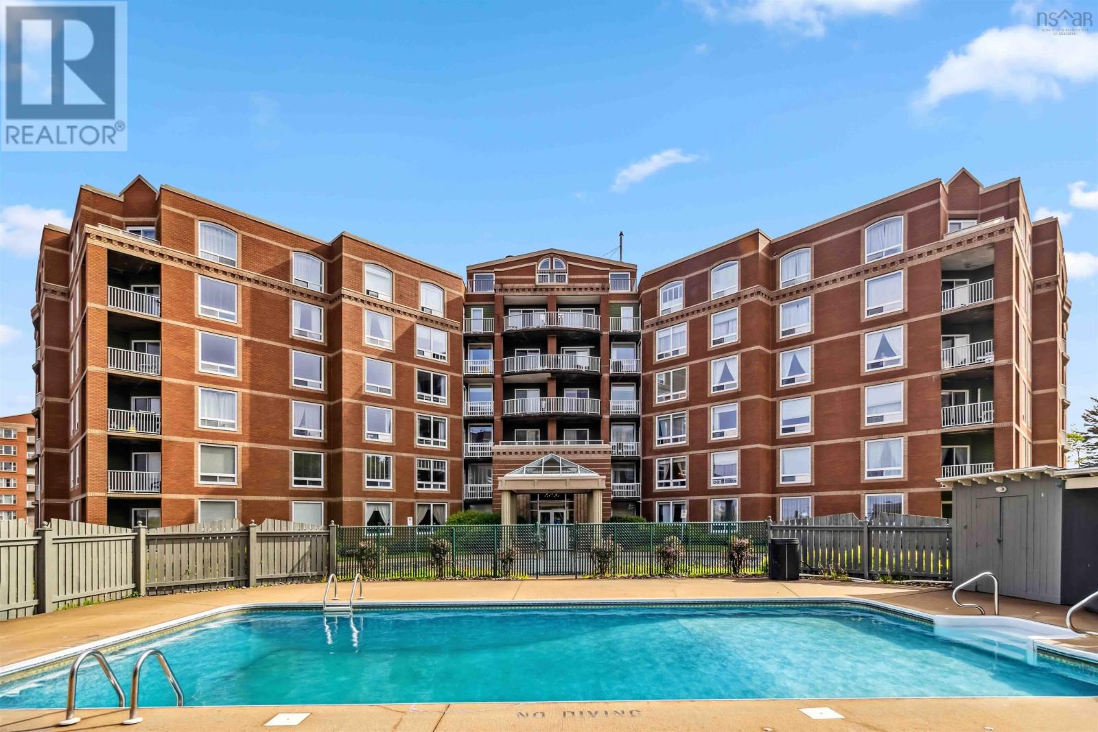 102 10 Regency Park Drive