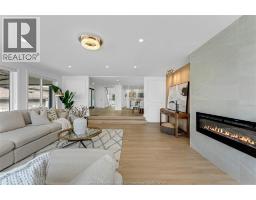 Foyer - 8830 Riverside Drive East, Windsor, ON N8S1G7 Photo 2