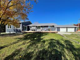 Dining room - 4023 Road 45 Road Nw, Sanford, MB R0G2J0 Photo 2