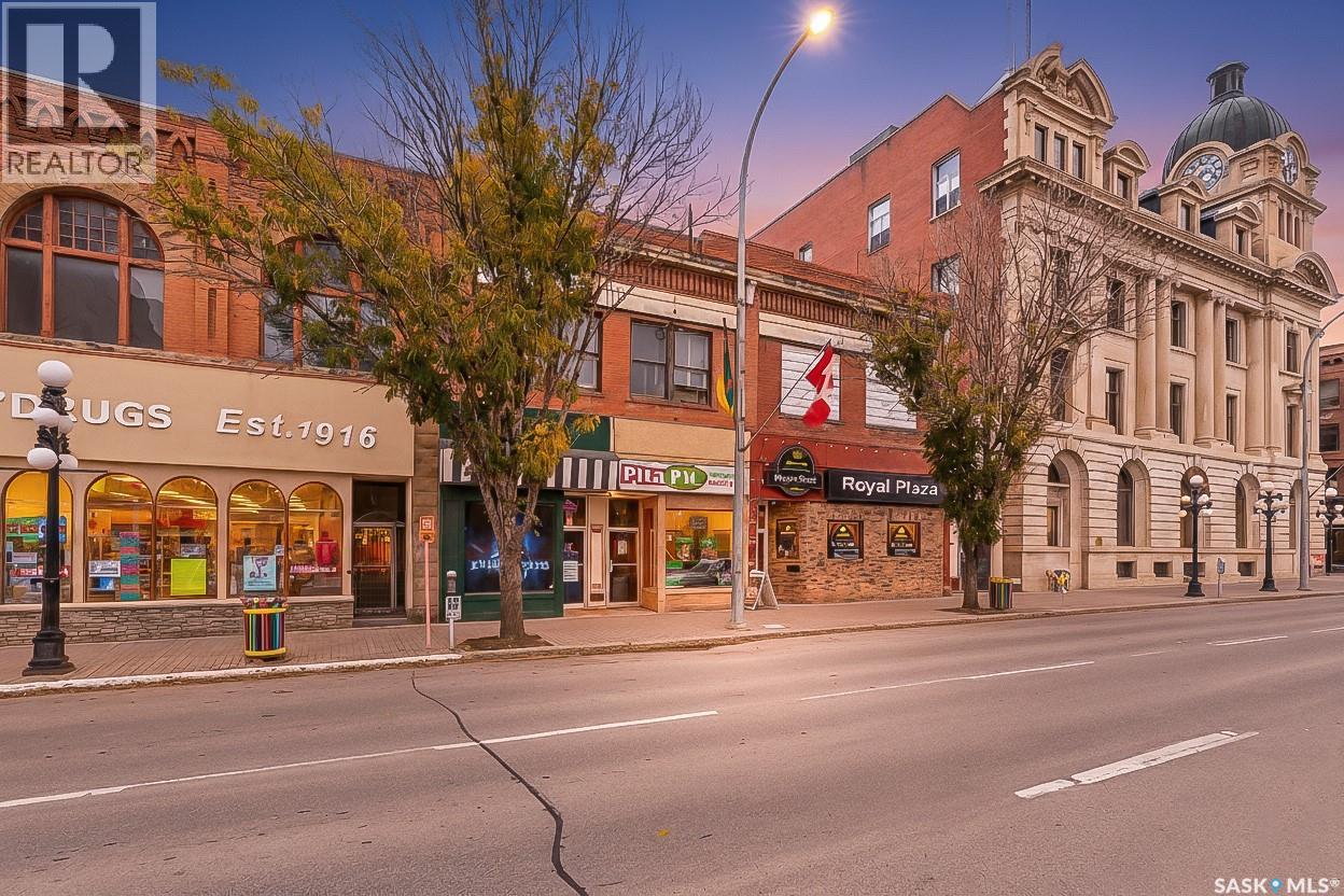 220 222 Main Street N