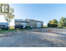 Living room - 1982 Road 163 Road, Perth South, ON N4X1C4 Photo 3