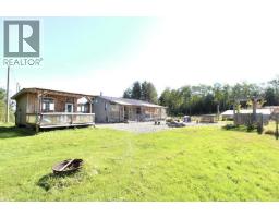 Living room - 31790 16 Highway, Daajing Giids City, BC V0T1Y0 Photo 4