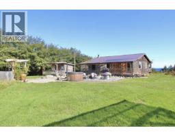 Kitchen - 31790 16 Highway, Daajing Giids City, BC V0T1Y0 Photo 2