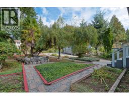 1067 Fircrest Road, Gibsons, BC V0N1V4 Photo 5