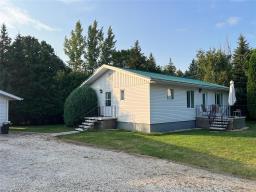 Living room - 86 24 E Road, Tolstoi, MB R0A2M0 Photo 3