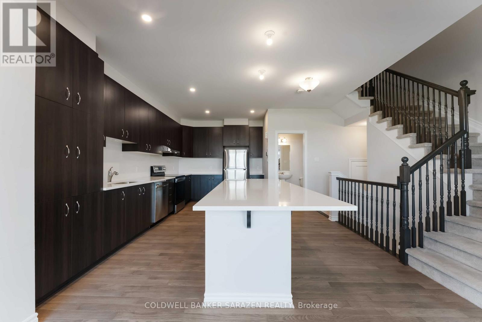 231 Squadron Crescent