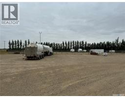 102 Supreme St, Estevan, SK S0C0M0 Photo 4