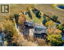 Living room - 274413 1016 Drive E, Rural Foothills County, AB T1S7B1 Photo 3
