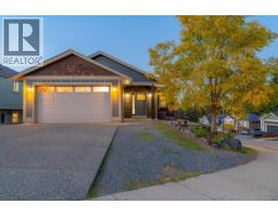 Living room - 2204 Belwood Rd, Nanaimo, BC V9R7C8 Photo 3