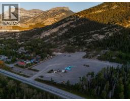 21 Exshaw Mountain Gateway, Image 2