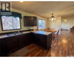 Living room - 202 4th Avenue, Landis, SK S0K2K0 Photo 3