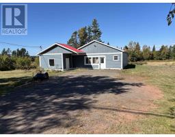 Living room - 980 Canoe Cove Road Rte 19 A, Canoe Cove, PE C0A1H5 Photo 2