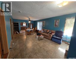 Kitchen - 15 10th Avenue Ne, Swift Current, SK S9H2T1 Photo 5