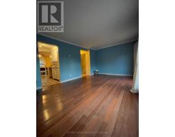 10 4868 Hendon Way, Image 3