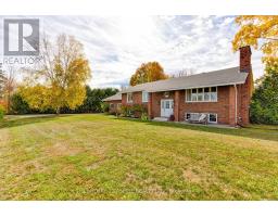 Dining room - 75 Pembroke Street, Whitewater Region, ON K0J1K0 Photo 2