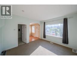 Kitchen - 363 Nanaimo Avenue W, Penticton, BC V2A1N8 Photo 3