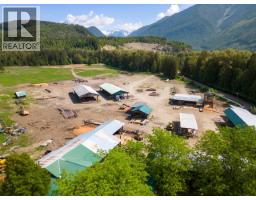 209 Lardeau River Road, Image 3