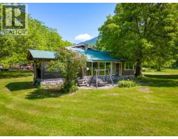 Bedroom - 209 Lardeau River Road, Lardeau, BC V0G1N0 Photo 5