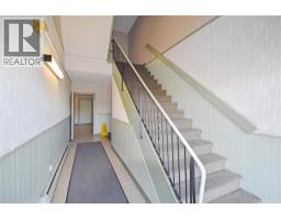 Kitchen - 2011 2nd St N Unit 307, Cranbrook, BC V1C3L4 Photo 5