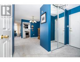 Kitchen - 809 270 Davis Drive, Newmarket, ON L3Y8K2 Photo 3