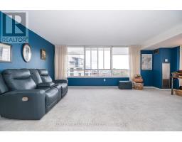 Primary Bedroom - 809 270 Davis Drive, Newmarket, ON L3Y8K2 Photo 4