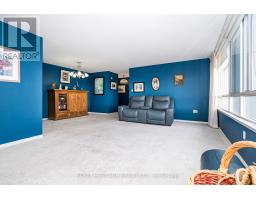 Bedroom 2 - 809 270 Davis Drive, Newmarket, ON L3Y8K2 Photo 5