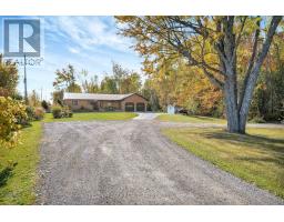 Kitchen - 407 County Road 4, Prince Edward County, ON K0K2T0 Photo 3