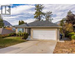 Family room - 2306 Devon Court, Kelowna, BC V1Z3L5 Photo 2