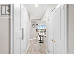 Bathroom - Ph 906 50 Old Mill Road, Oakville, ON L6J7W1 Photo 5