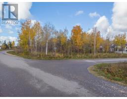 82 Sunset Dr, Sault Ste Marie, ON P6C6G4 Photo 3