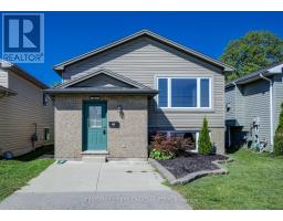 Kitchen - 212 Ewart Street S, Strathroycaradoc, ON N7G4G6 Photo 2