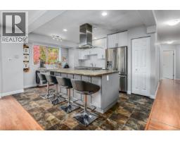 Living room - 2043 Valley View Dr, Courtenay, BC V9N8M4 Photo 5