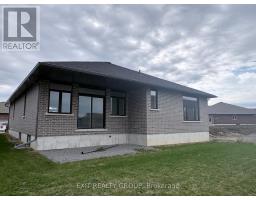 Great room - 27 Sulmon Street, Belleville, ON K8N0S5 Photo 5