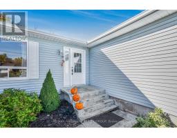 Kitchen - 912 Pattee Road E, Champlain, ON K6A2R2 Photo 3