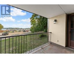 Dining room - 105 50 Market St Street, Gananoque, ON K7G2M3 Photo 2