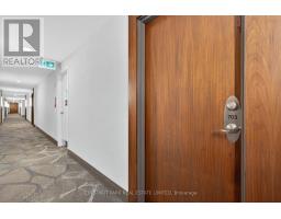 Eating area - 703 3840 Bathurst Street, Toronto, ON M3H6C6 Photo 4